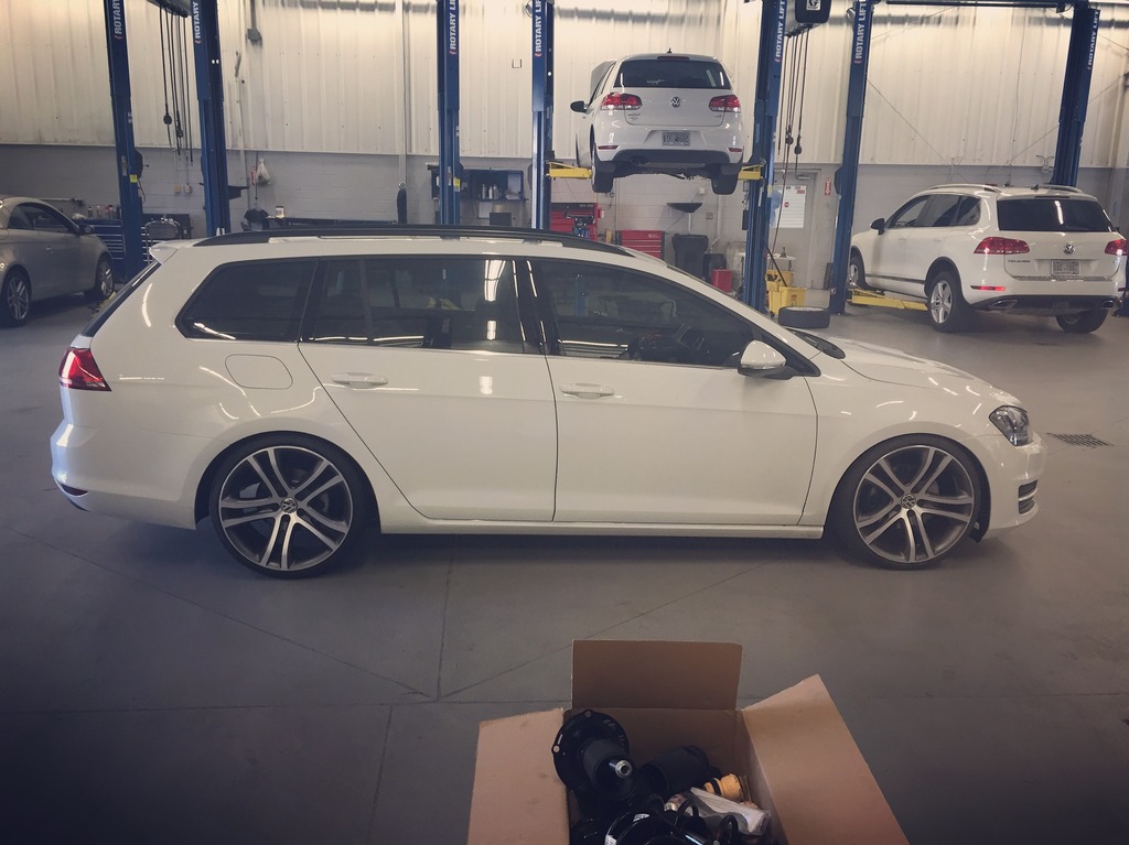 photo 1 Volkswagen GTI custom wheels Solo werk   19x9.0, ET +33, tire size 225/25 R19. x ET 
