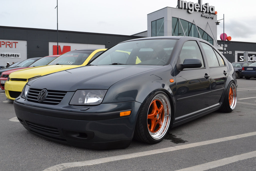 photo 3 Volkswagen Jetta custom wheels Oz Mito I 17x8.5, ET +15, tire size 195/40 R17. 17x10.0 ET+25 215/40 R17