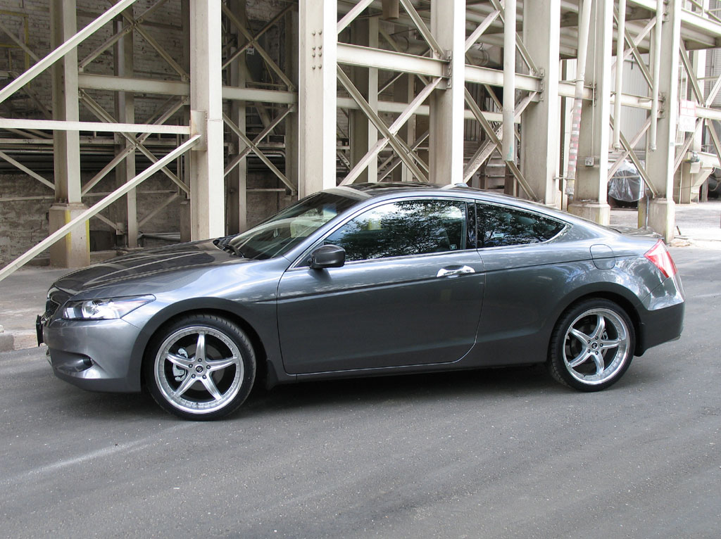 photo 1 Honda Accord custom wheels Stern  De Eligance 20x8.5, ET +45, tire size 245/35 R20. x ET