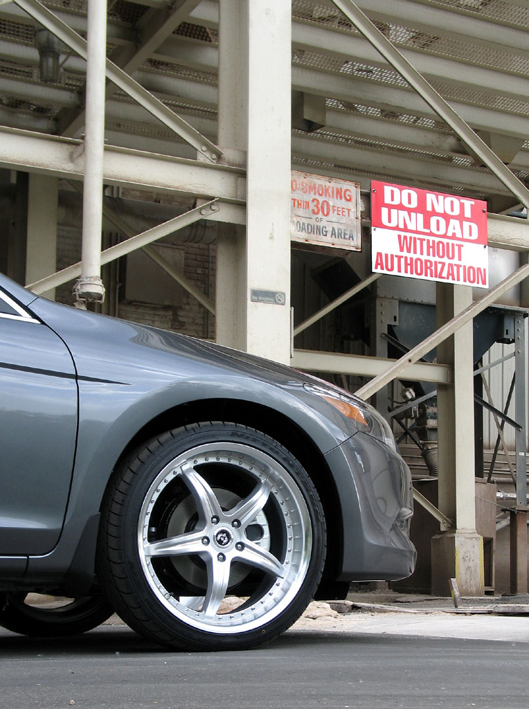 photo 2 Honda Accord custom wheels Stern  De Eligance 20x8.5, ET +45, tire size 245/35 R20. x ET