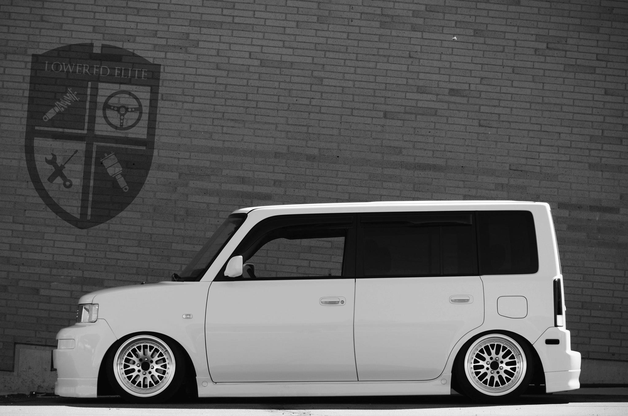 photo 2 Scion xB custom wheels   16x9.0, ET +17, tire size 205/40 R16. 16x9.0 ET0