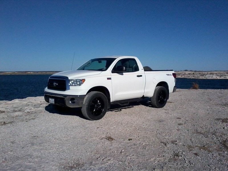 photo 1 Toyota Tundra custom wheels KMC  Skitch  20x8.5, ET +35, tire size 275/65 R20. x ET 