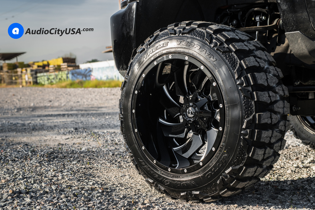 photo 4 Chevrolet Silverado 2500HD custom wheels Cleaver D239 22x14.0, ET , tire size 315/60 R22. x ET