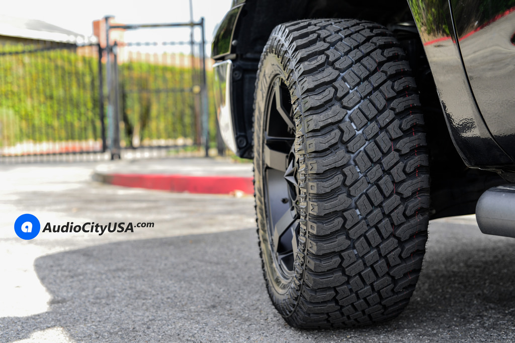 photo 3 Toyota Tundra custom wheels Rockstar  811  20x, ET , tire size 315/50 R20. x ET