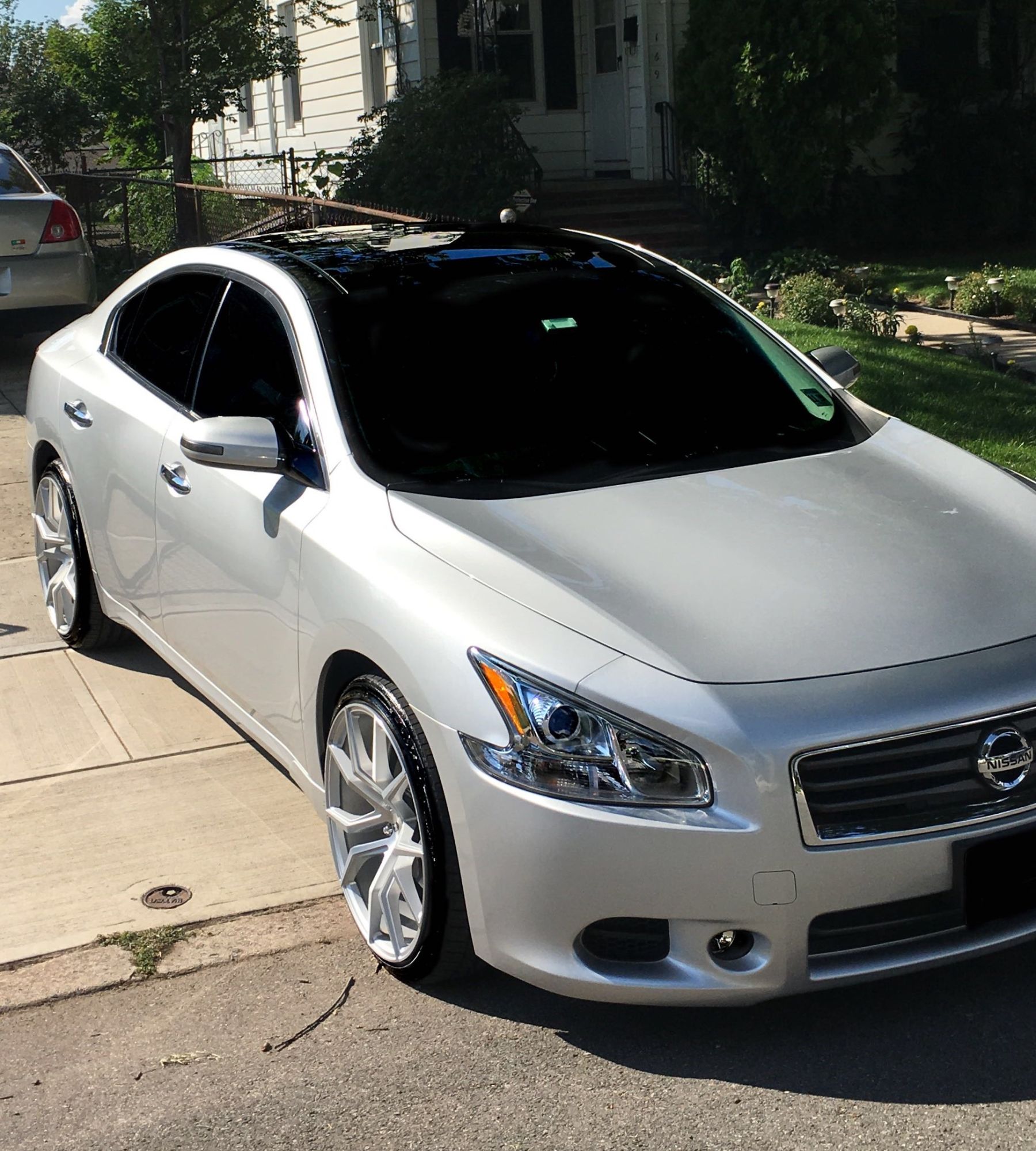 photo 2 Nissan Maxima custom wheels XO Verona 20x10.0, ET , tire size X R20. x ET 