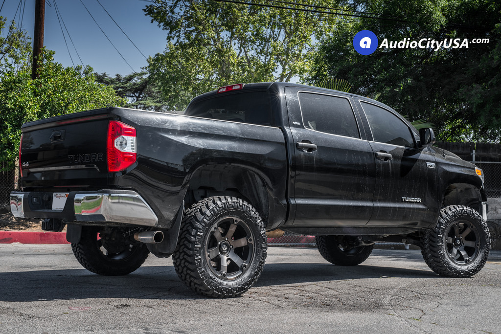 photo 5 Toyota Tundra custom wheels Fuel D564 20x9.0, ET , tire size 315/60 R20. x ET 