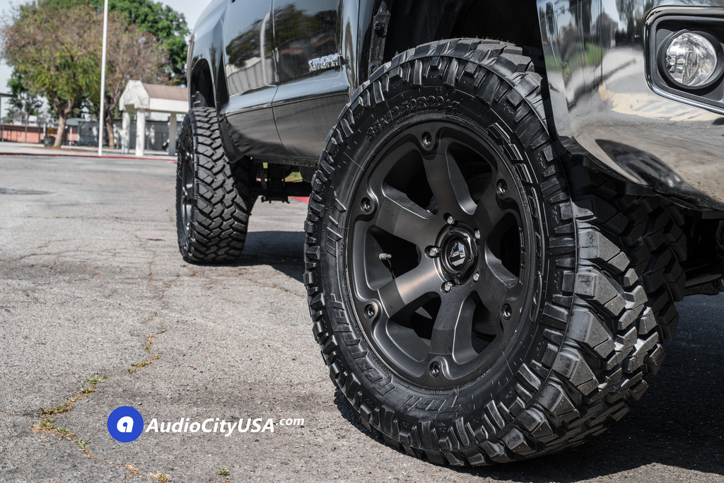 photo 3 Toyota Tundra custom wheels Fuel D564 20x9.0, ET , tire size 315/60 R20. x ET 