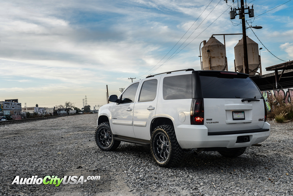 photo 4 GMC Yukon custom wheels XD 825 20x9.0, ET , tire size 315/50 R20. x ET 