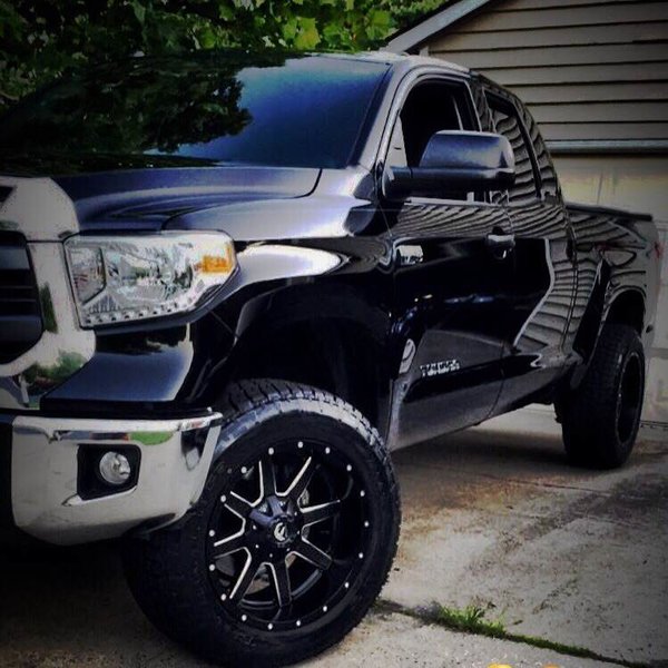 photo 1 Toyota Tundra custom wheels Fuel Mavericks  20x10.0, ET -24, tire size 275/60 R20. x ET