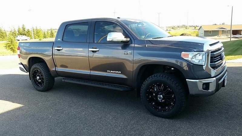 photo 1 Toyota Tundra custom wheels XD  hoss 20x, ET +38, tire size 275/60 R20. x ET