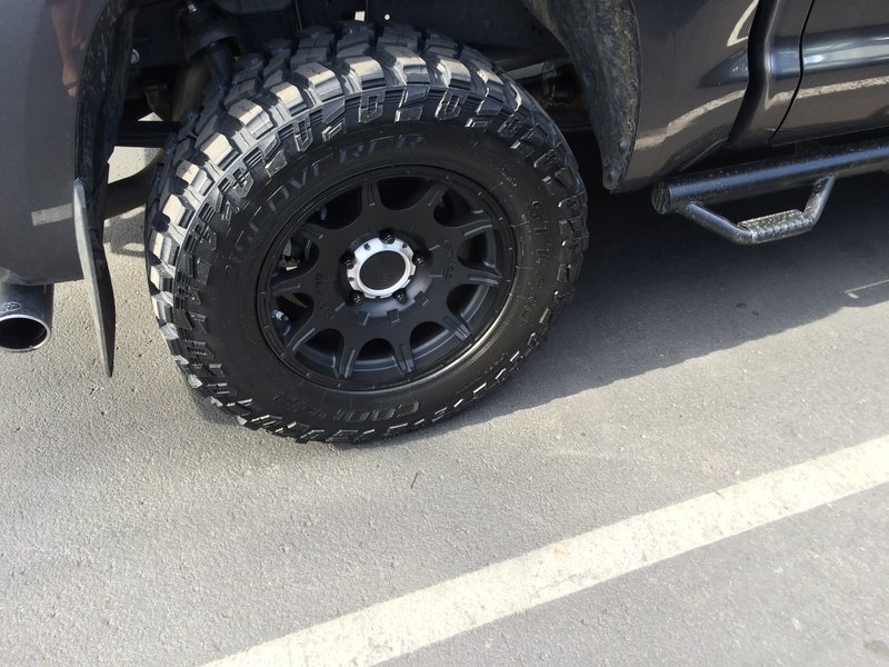 photo 3 Toyota Tundra custom wheels Method Race Roost 18x, ET +18, tire size 285/65 R18. x ET