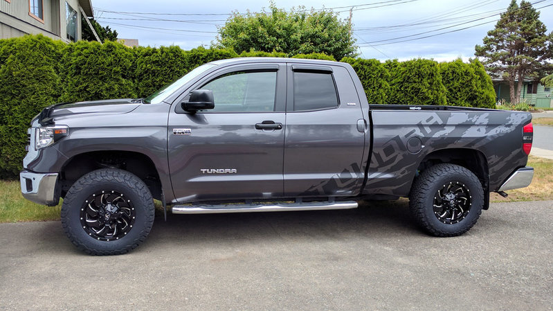 photo 1 Toyota Tundra custom wheels   18x, ET , tire size 295/70 R18. x ET