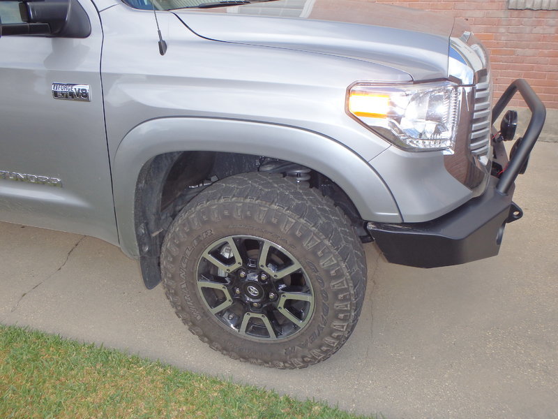 photo 1 Toyota Tundra custom wheels Stock Wheels 18x, ET , tire size 295/65 R18. x ET
