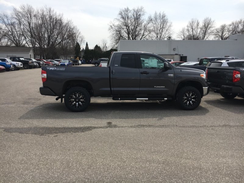 photo 2 Toyota Tundra custom wheels Fuel Nutz D541 18x, ET , tire size 285/65 R18. x ET