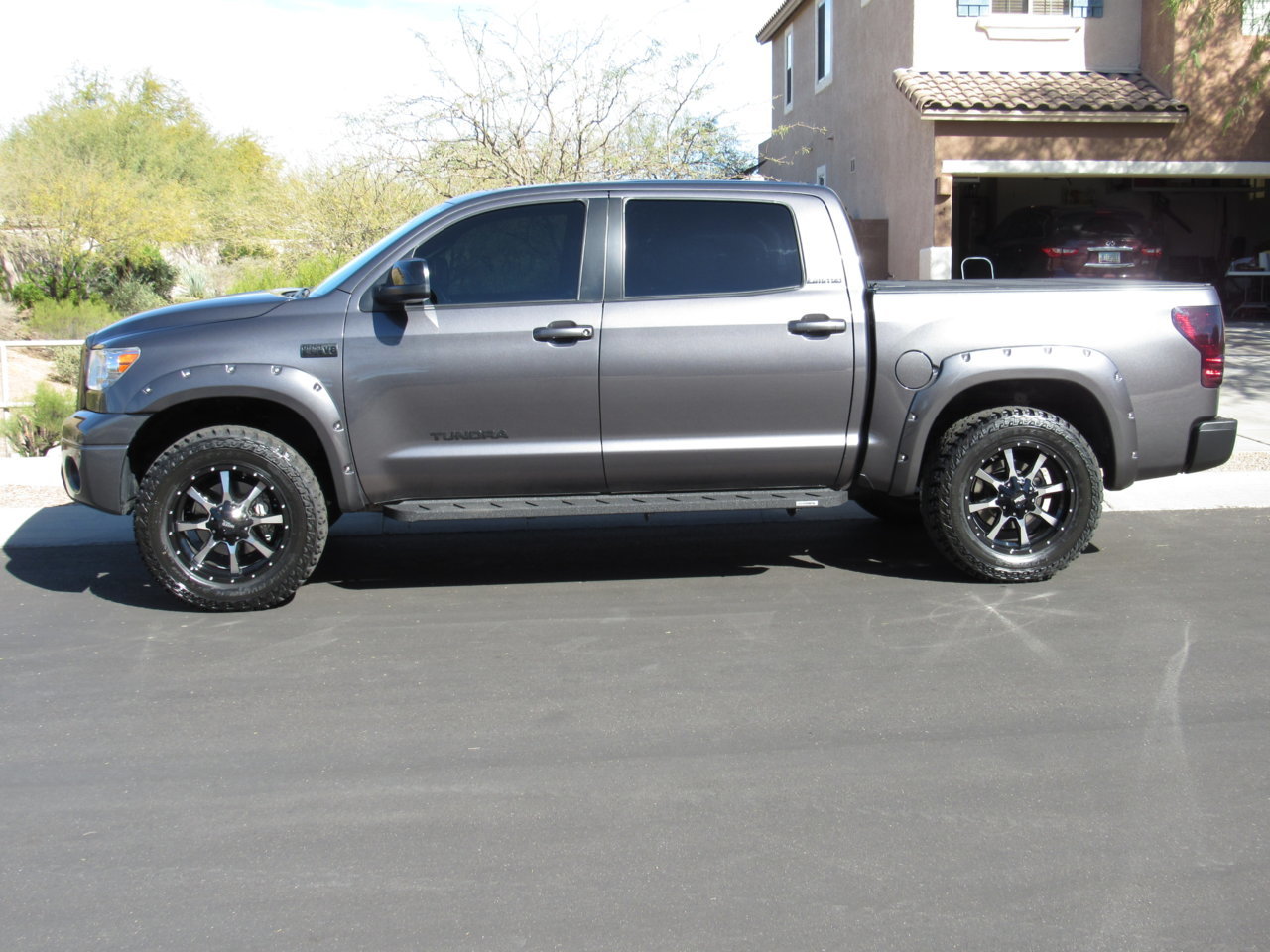 photo 2 Toyota Tundra custom wheels Moto Metal  970 20x, ET +18, tire size 275/65 R20. x ET