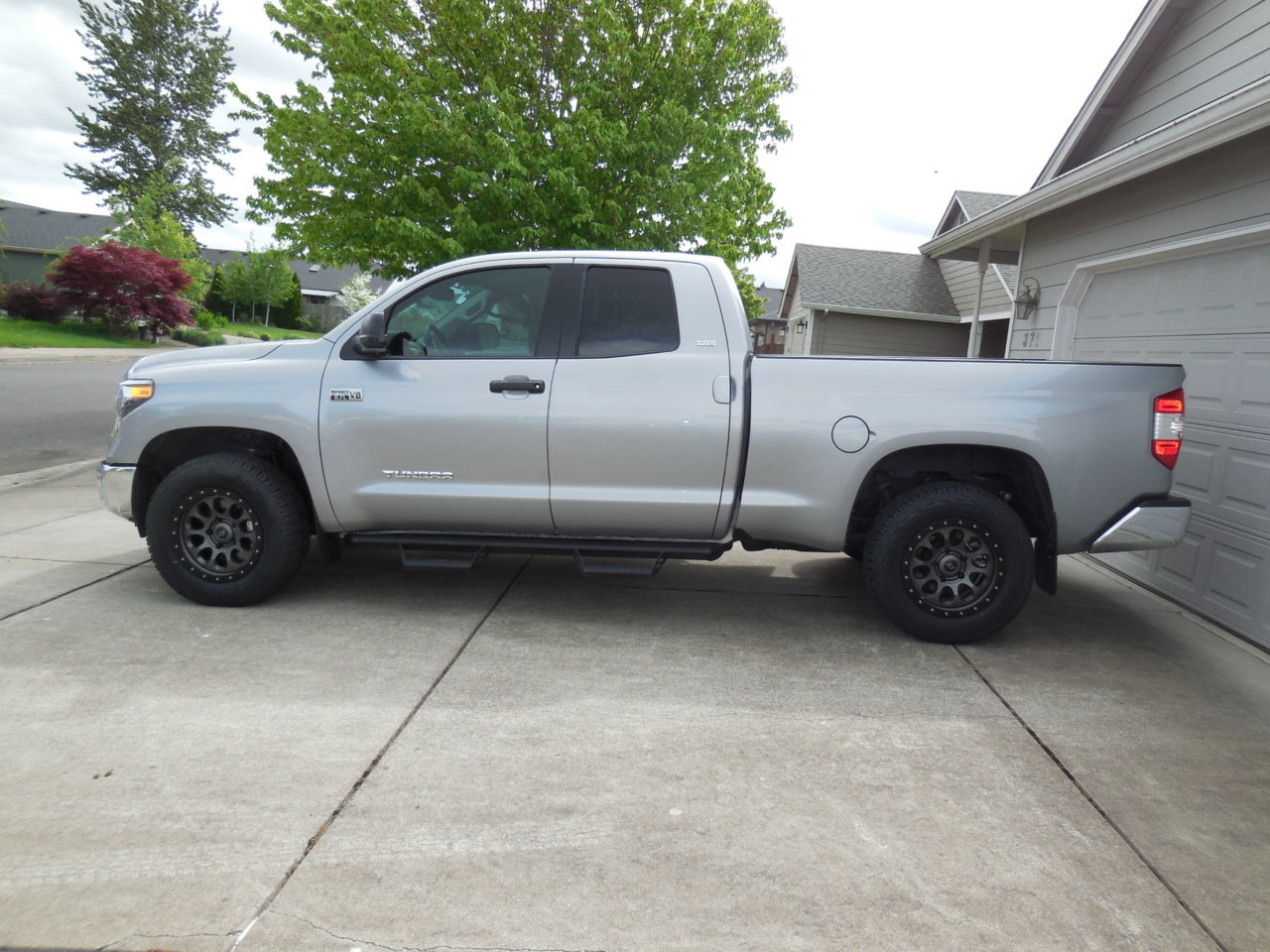 photo 1 Toyota Tundra custom wheels Stealth Custom Series Ray 10 18x9.0, ET , tire size 275/65 R18. x ET