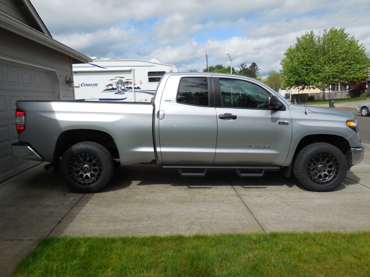 photo 2 Toyota Tundra custom wheels Stealth Custom Series Ray 10 18x9.0, ET , tire size 275/65 R18. x ET