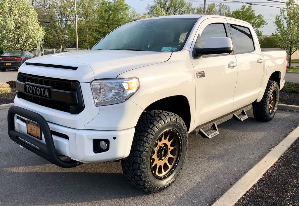 photo 2 Toyota Tundra custom wheels Method Race Wheels NV 305 Bronze 20x9.0, ET +25, tire size 285/65 R20. x ET