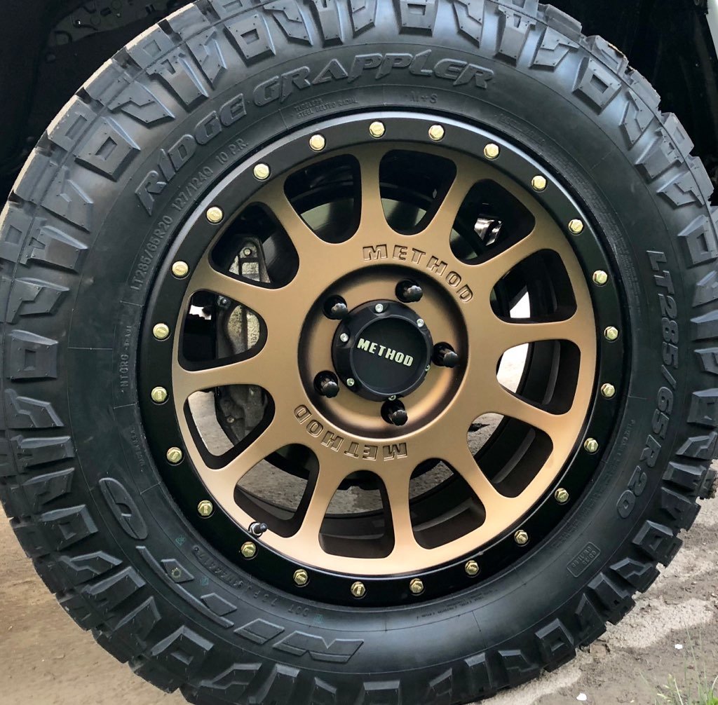 photo 3 Toyota Tundra custom wheels Method Race Wheels NV 305 Bronze 20x9.0, ET +25, tire size 285/65 R20. x ET