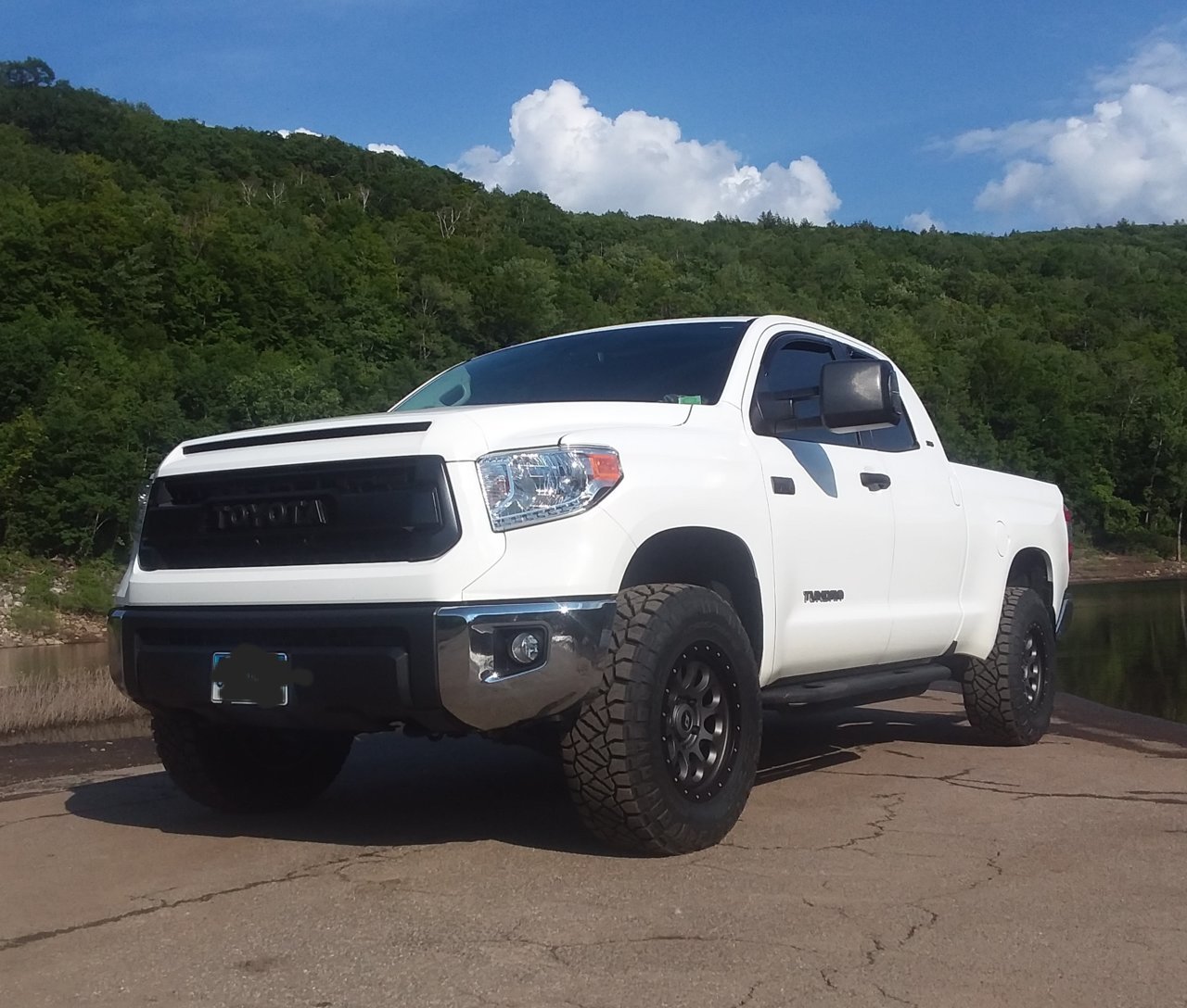 photo 1 Toyota Tundra custom wheels Stealth Custom Series Ray 10 18x, ET , tire size 285/70 R18. x ET