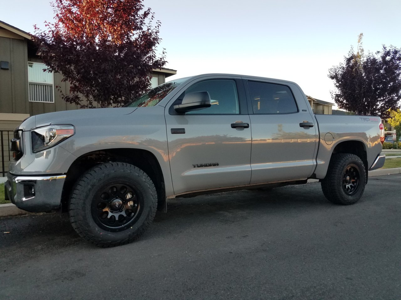 photo 1 Toyota Tundra custom wheels Stealth Custom Series Ray10 18x9.0, ET +25, tire size 285/65 R18. x ET