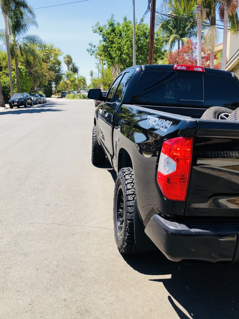 photo 2 Toyota Tundra custom wheels Fuel Vectors  D579 18x, ET +20, tire size 305/65 R18. x ET