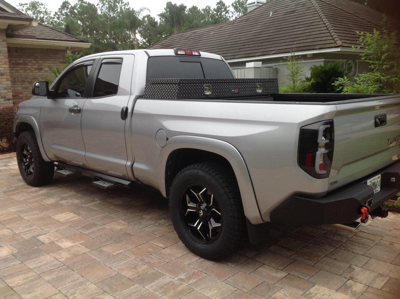 photo 2 Toyota Tundra custom wheels Fuel Avenger D606  20x, ET +20, tire size 285/65 R20. x ET