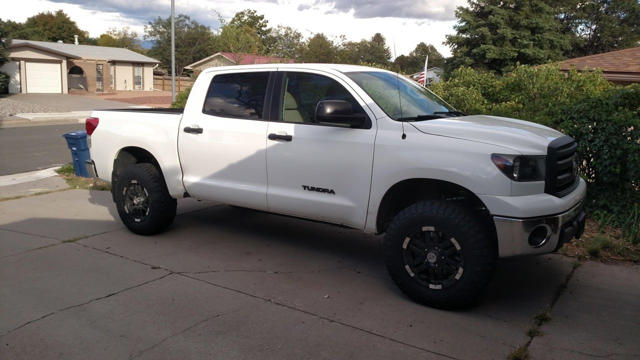 photo 1 Toyota Tundra custom wheels Moto Metal MO 951 18x, ET +30, tire size 295/70 R18. x ET