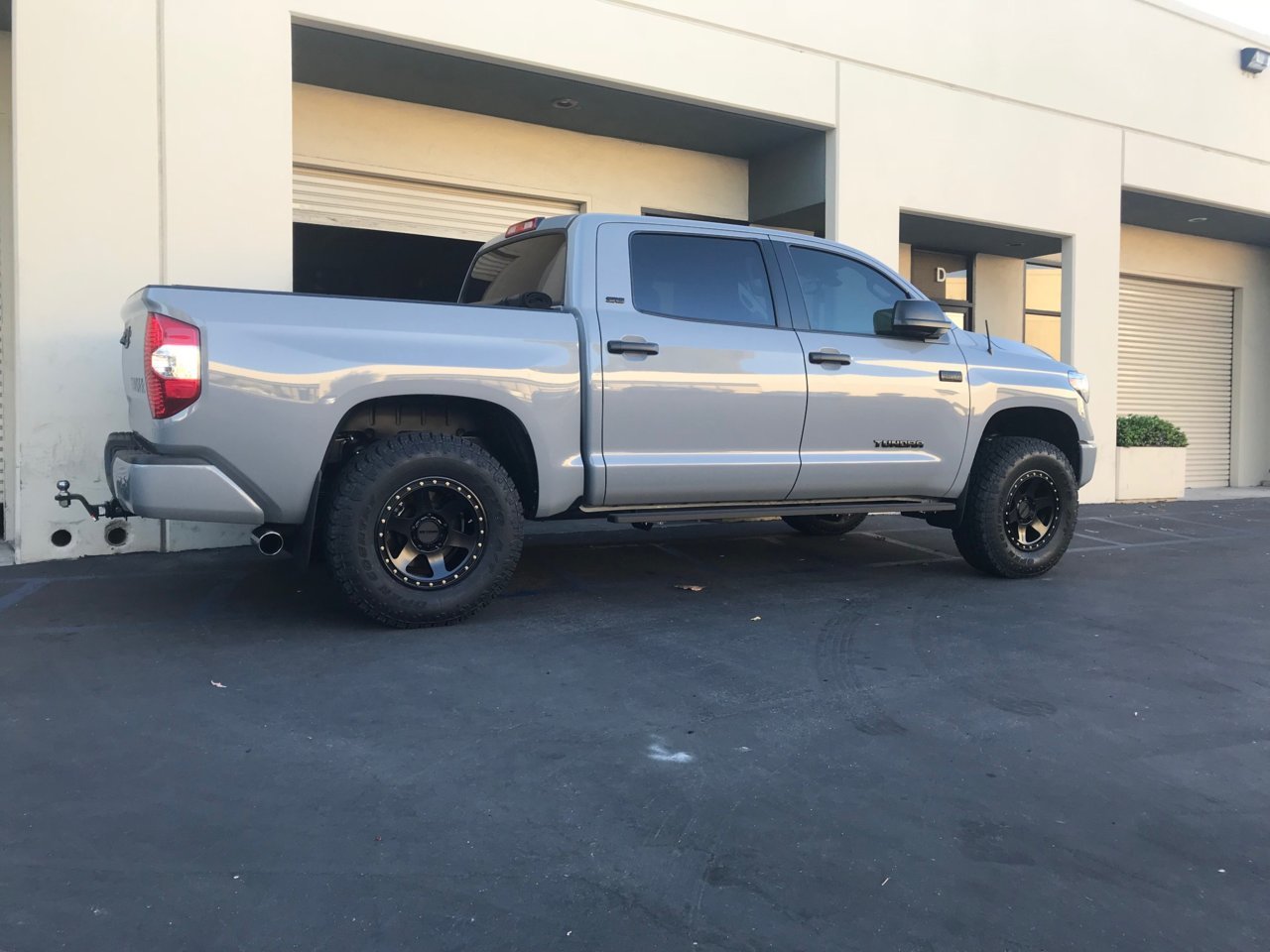 photo 2 Toyota Tundra custom wheels Method Race Wheels MR310 Con6 18x9.0, ET +18, tire size 295/70 R18. x ET