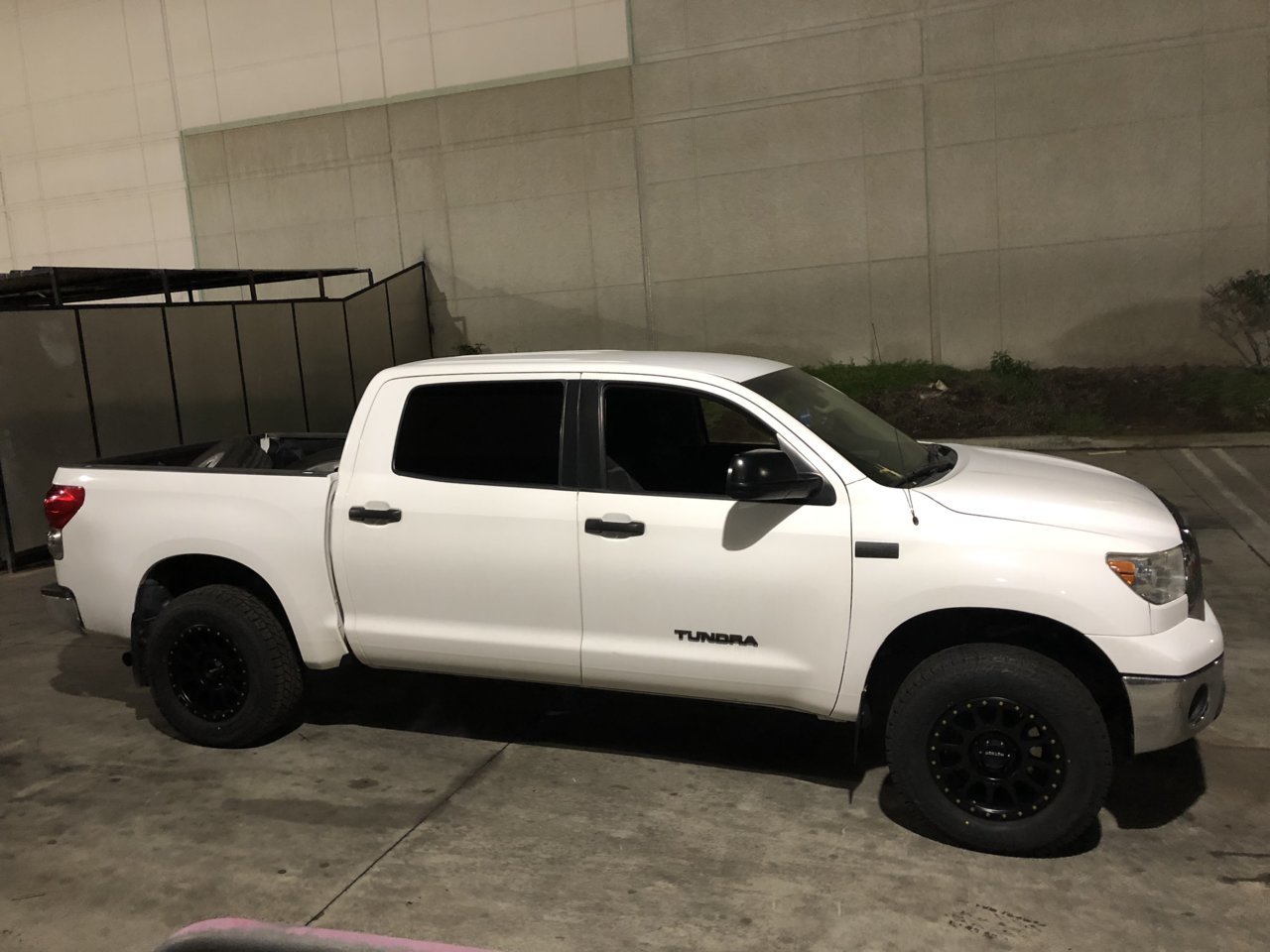 photo 1 Toyota Tundra custom wheels Method Race Wheels NV 305 18x9.0, ET +25, tire size 285/65 R18. x ET