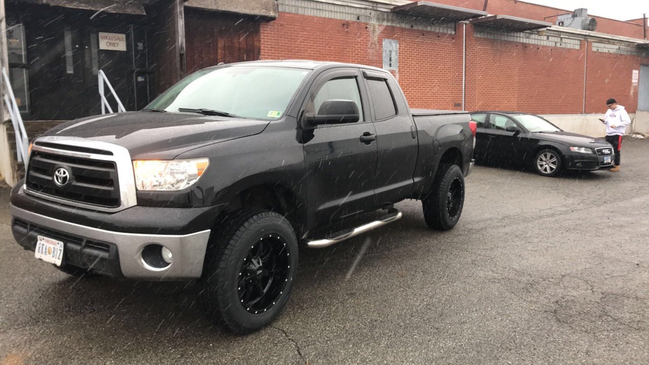 photo 1 Toyota Tundra custom wheels Moto Metal MO970 20x10.0, ET -24, tire size 275/65 R20. x ET