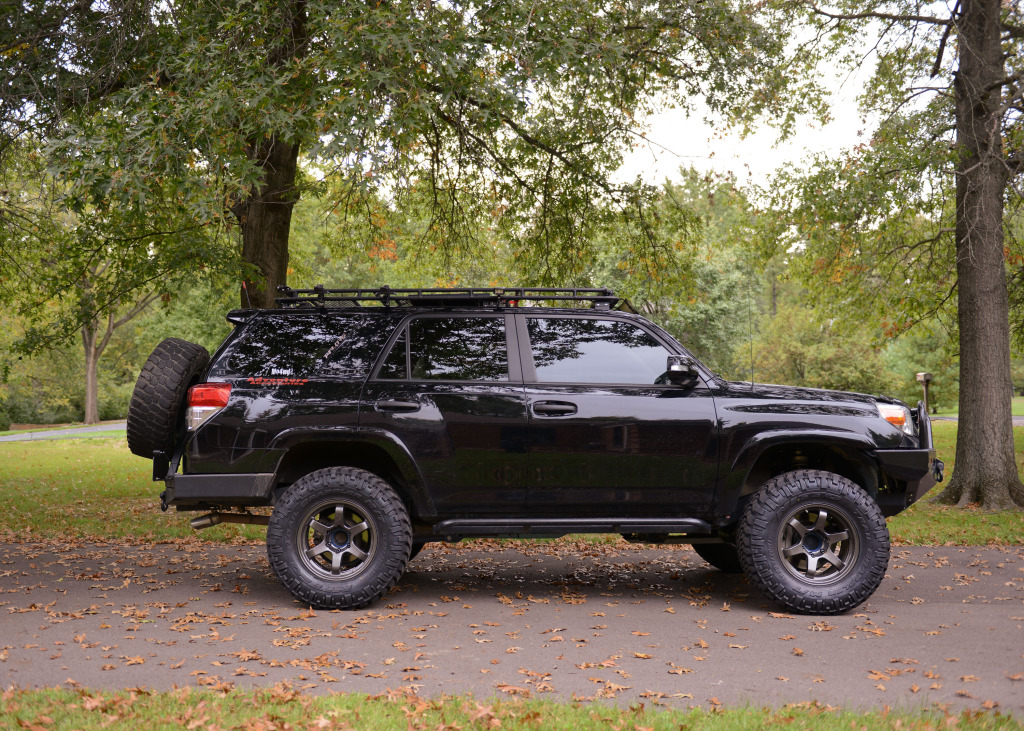 photo 2 Toyota 4Runner custom wheels Konig Six Shooters Gunmetal 17x, ET , tire size 295/70 R17. x ET 