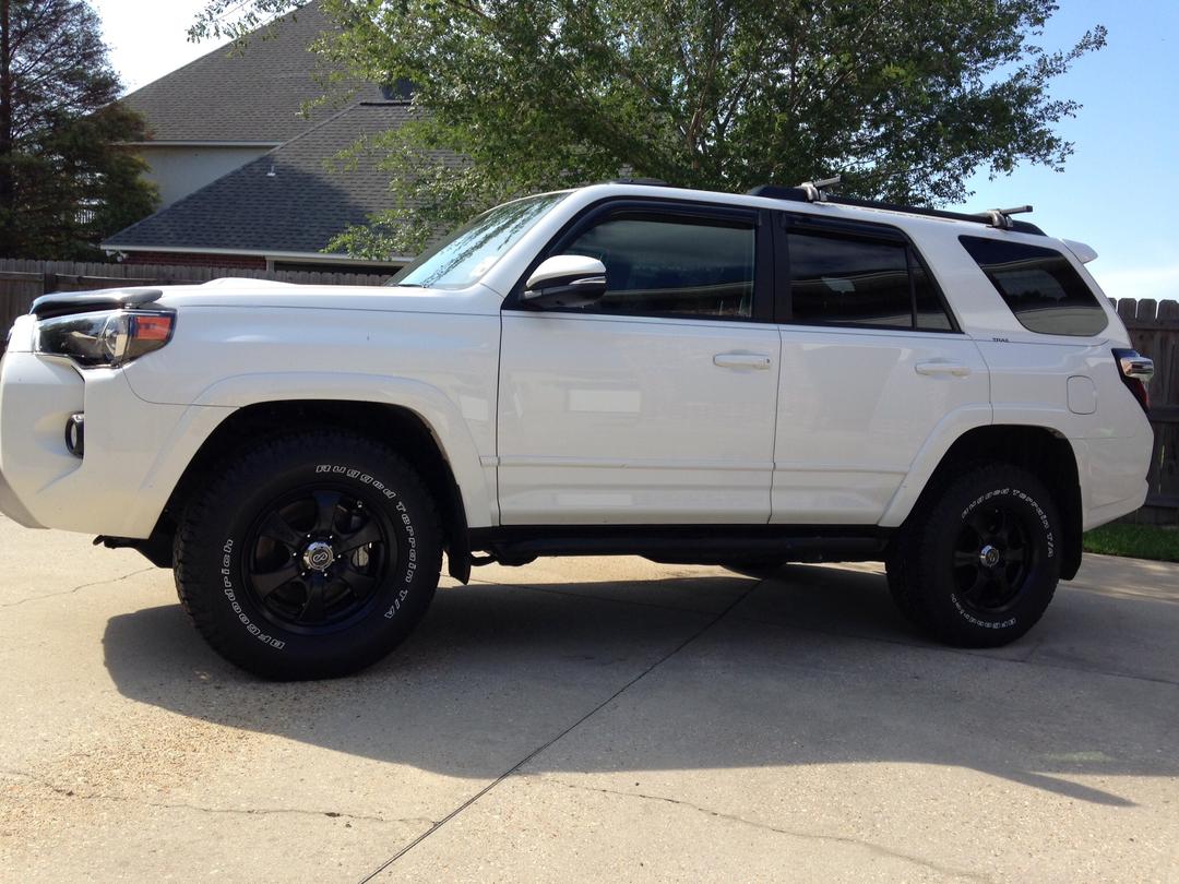 photo 2 Toyota 4Runner custom wheels Enkei Performance M6 17x8.0, ET +10, tire size 265/70 R17. x ET