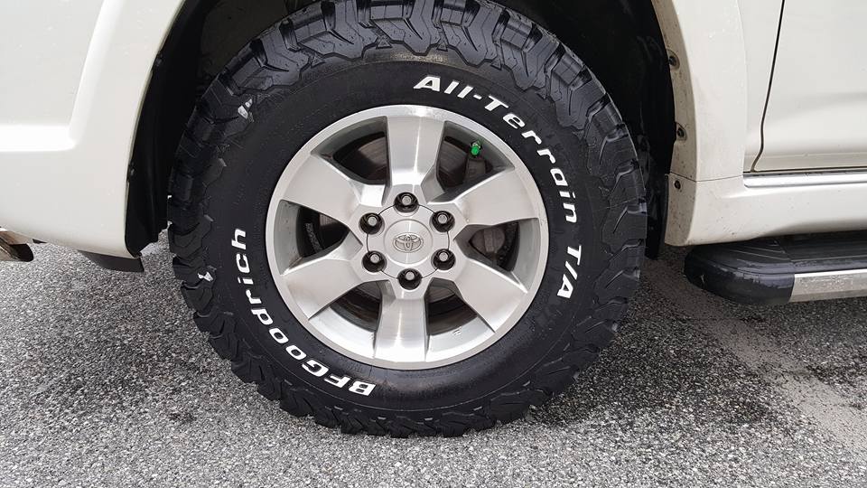 photo 1 Toyota 4Runner custom wheels Stock  17x, ET , tire size 265/70 R17. x ET