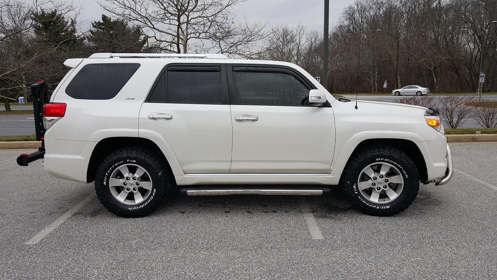 photo 2 Toyota 4Runner custom wheels Stock  17x, ET , tire size 265/70 R17. x ET