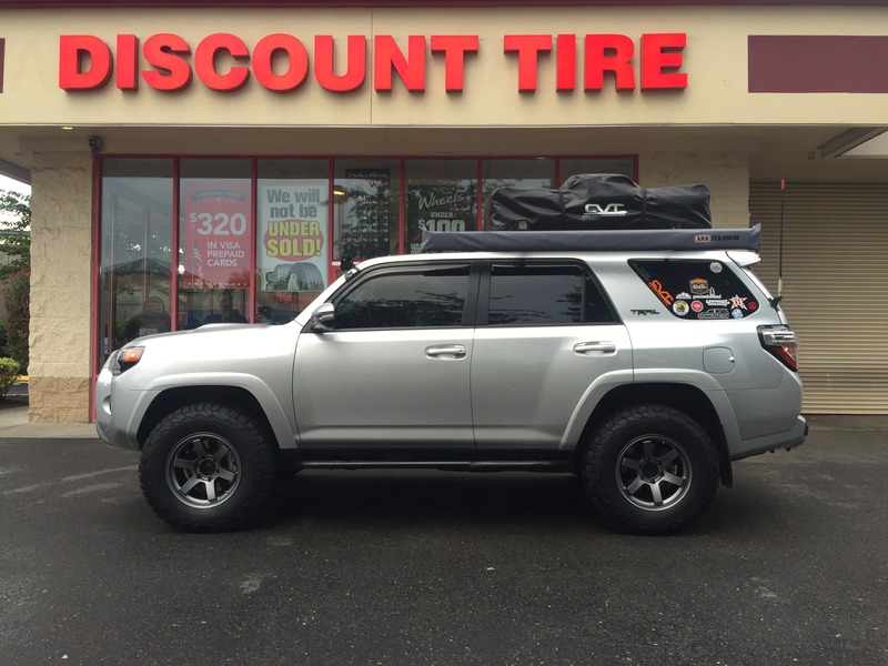photo 1 Toyota 4Runner custom wheels Level 8  mk6 gunmetal 17x9.0, ET -12, tire size 285/70 R17. x ET 