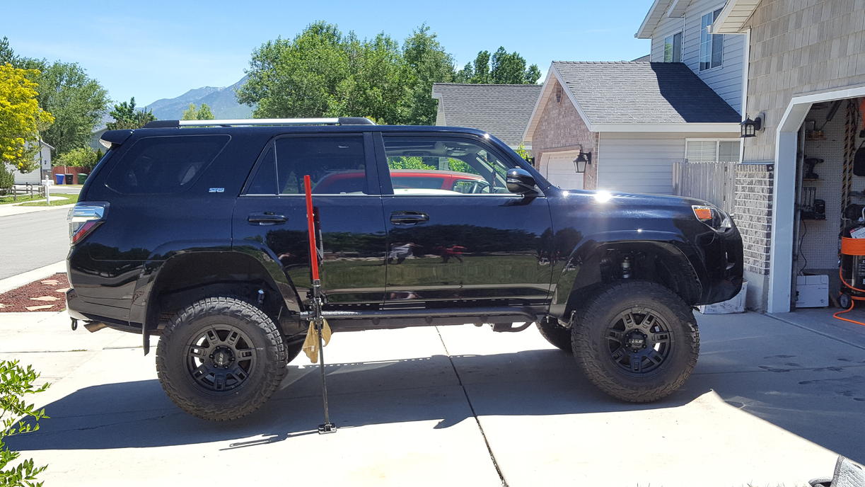 photo 1 Toyota 4Runner custom wheels Micky Thompson  Sidebiter II 17x9.0, ET 0, tire size 285/70 R17. x ET