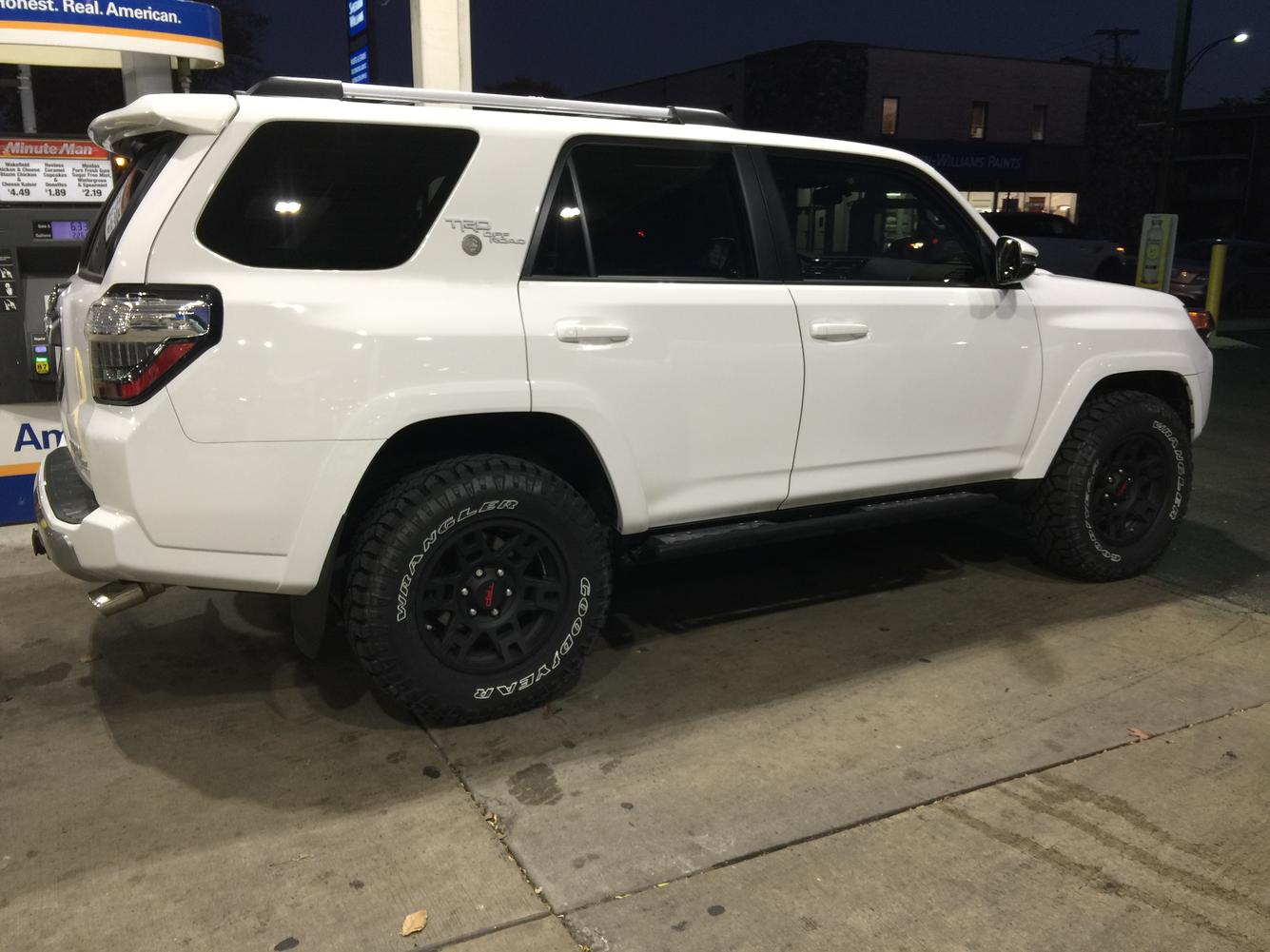 photo 3 Toyota 4Runner custom wheels Trd  pro  17x7.0, ET +4, tire size 265/70 R17. x ET