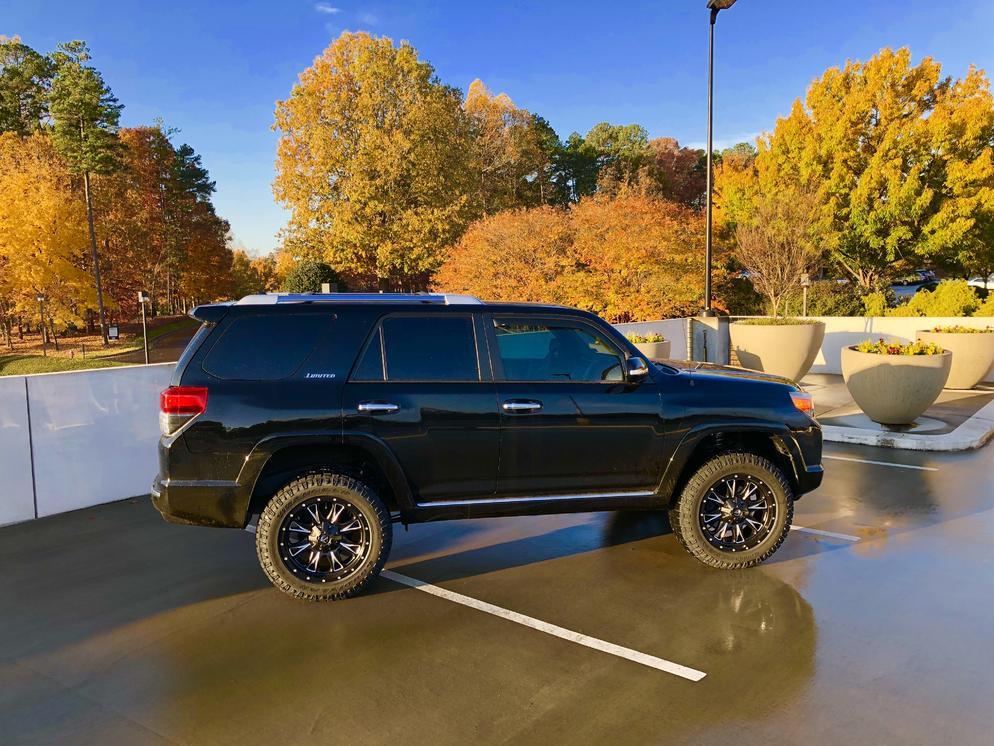 photo 1 Toyota 4Runner custom wheels Fuel  Throttle 20x9.0, ET +1, tire size 275/60 R20. x ET 