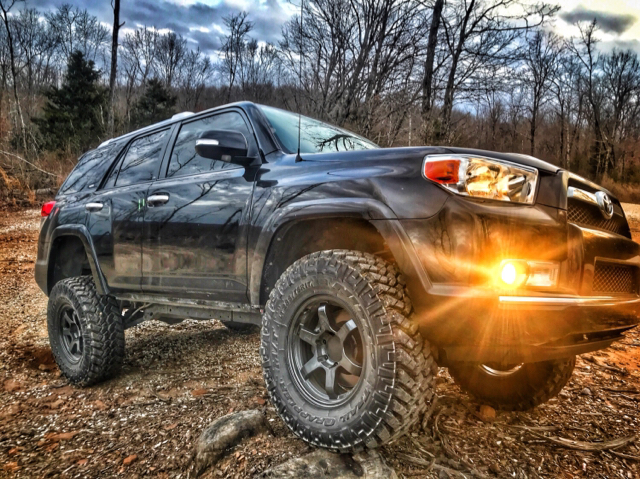 photo 2 Toyota 4Runner custom wheels FN Wheels  Konig Six Shooter 17x7.0, ET 0, tire size 285/75 R17. x ET