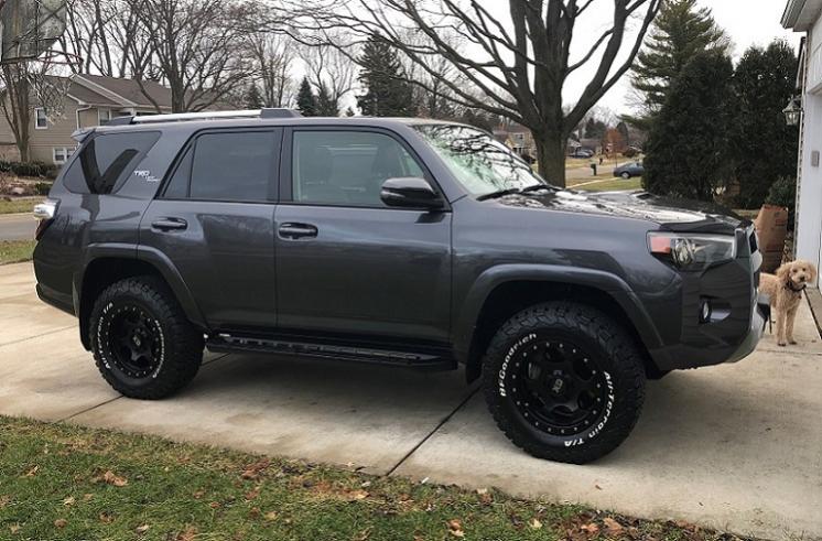 photo 2 Toyota 4Runner custom wheels KMC XD 131 17x8.0, ET 0, tire size 265/70 R17. x ET
