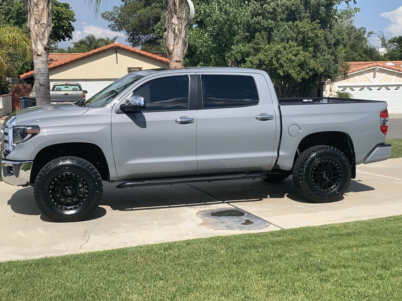 photo 1 Toyota Tundra custom wheels Method  NV 18x9.0, ET +25, tire size 295/70 R18. x ET