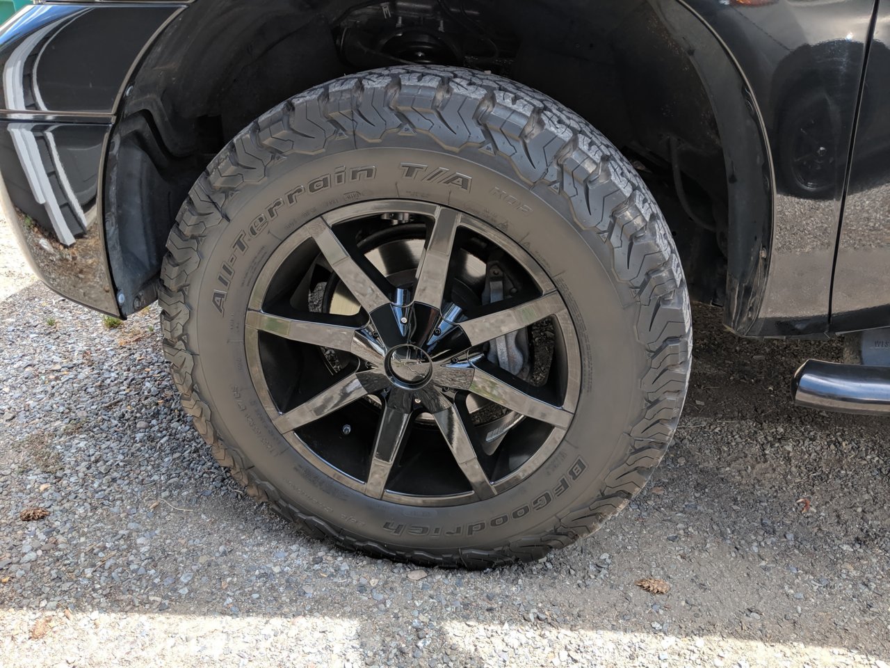 photo 2 Toyota Tundra custom wheels KMC  Slides x, ET -38, tire size 285/65 R. x ET