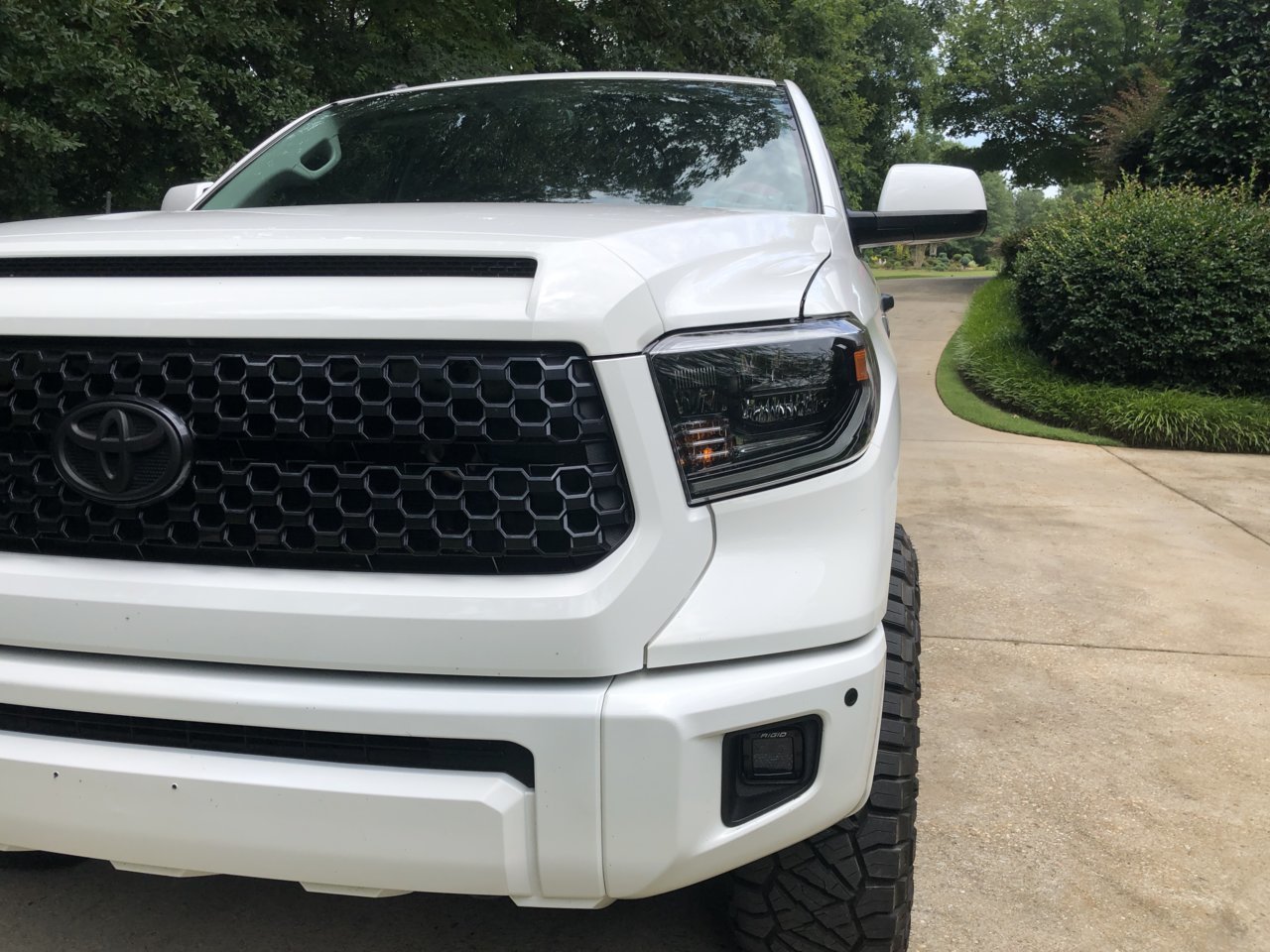 photo 2 Toyota Tundra custom wheels   18x9.0, ET +25, tire size 35X12.5 R18. x ET