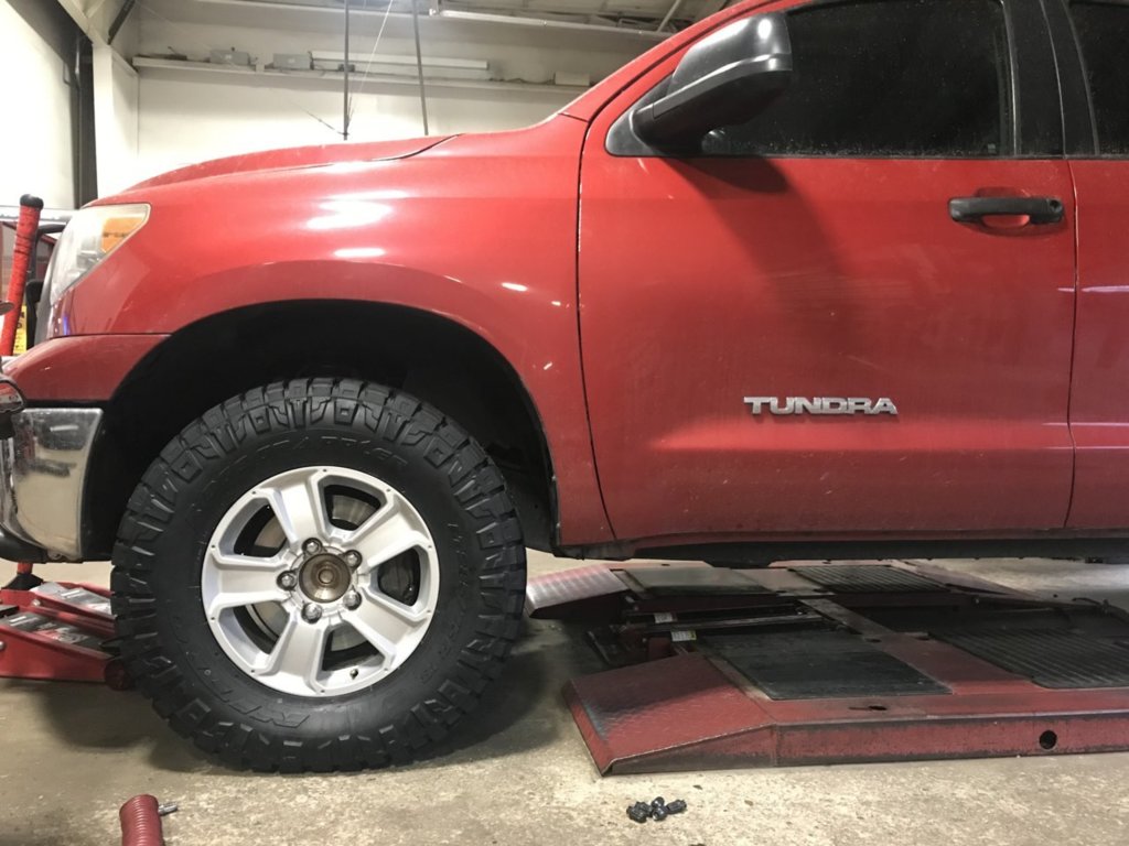 photo 1 Toyota Tundra custom wheels   18x8.0, ET , tire size 285/75 R18. x ET