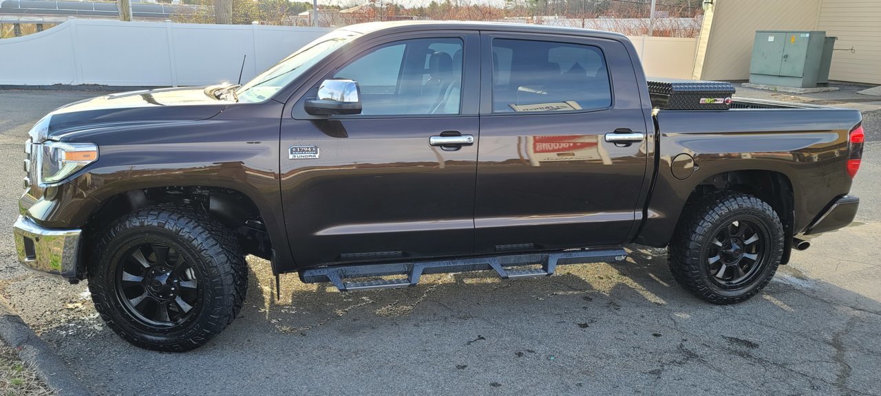 photo 1 Toyota Tundra custom wheels   20x9.0, ET +18, tire size 275/60 R20. x ET