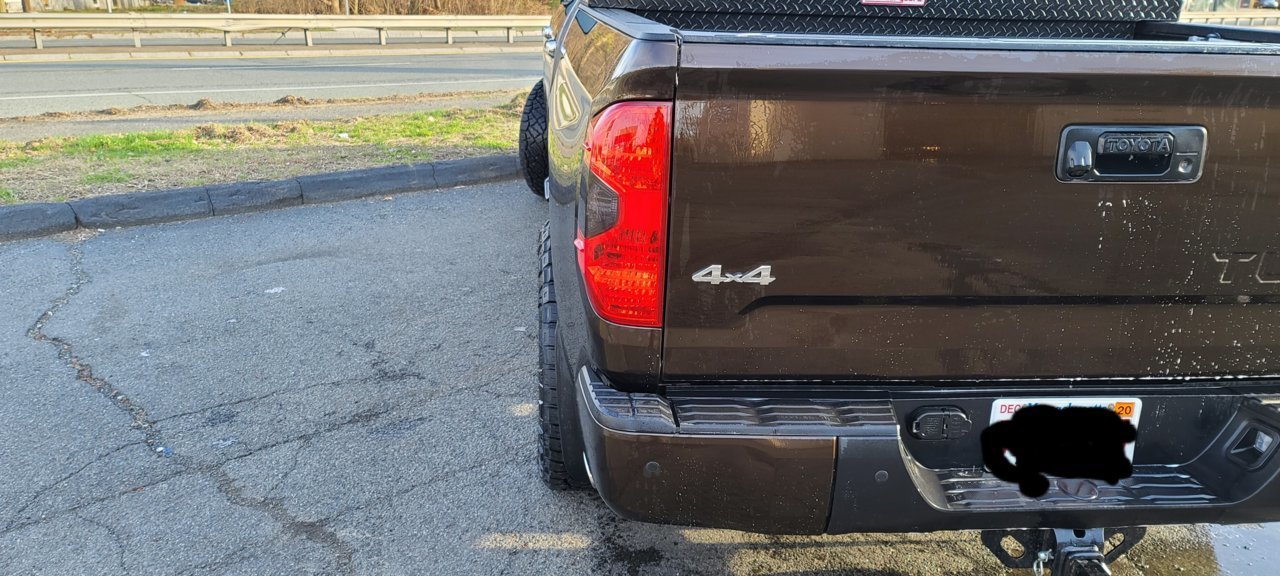 photo 2 Toyota Tundra custom wheels   20x9.0, ET +18, tire size 275/60 R20. x ET