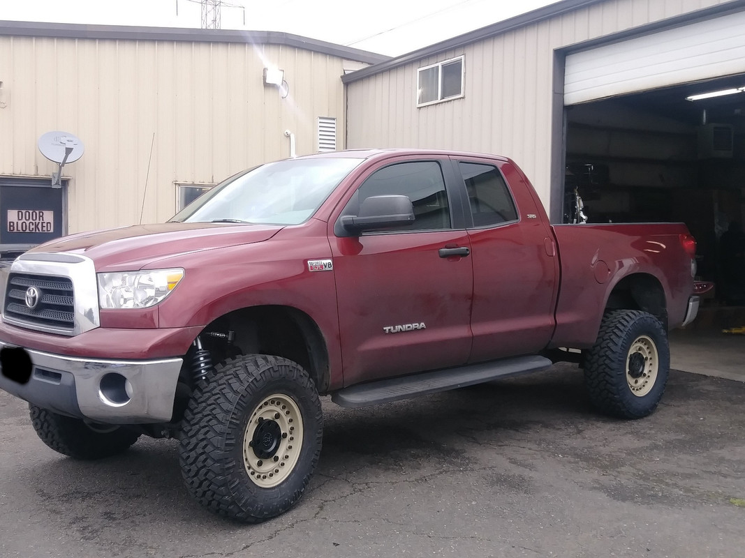 photo 1 Toyota Tundra custom wheels   18x9.5, ET +6, tire size 35X12.5 R18. x ET