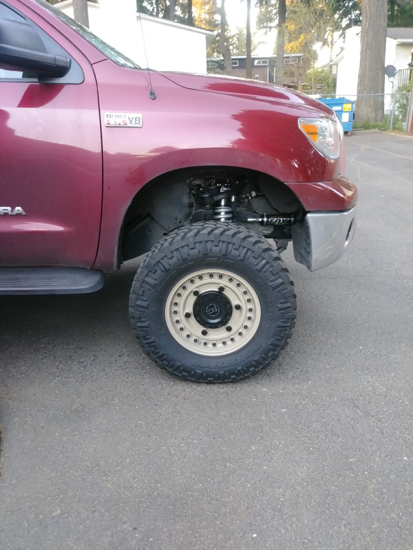 photo 2 Toyota Tundra custom wheels   18x9.5, ET +6, tire size 35X12.5 R18. x ET