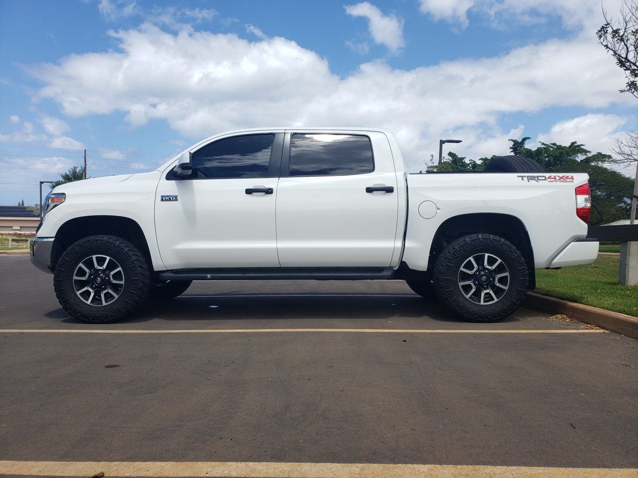 photo 1 Toyota Tundra custom wheels   18x8.0, ET , tire size 35X12.5 R18. x ET